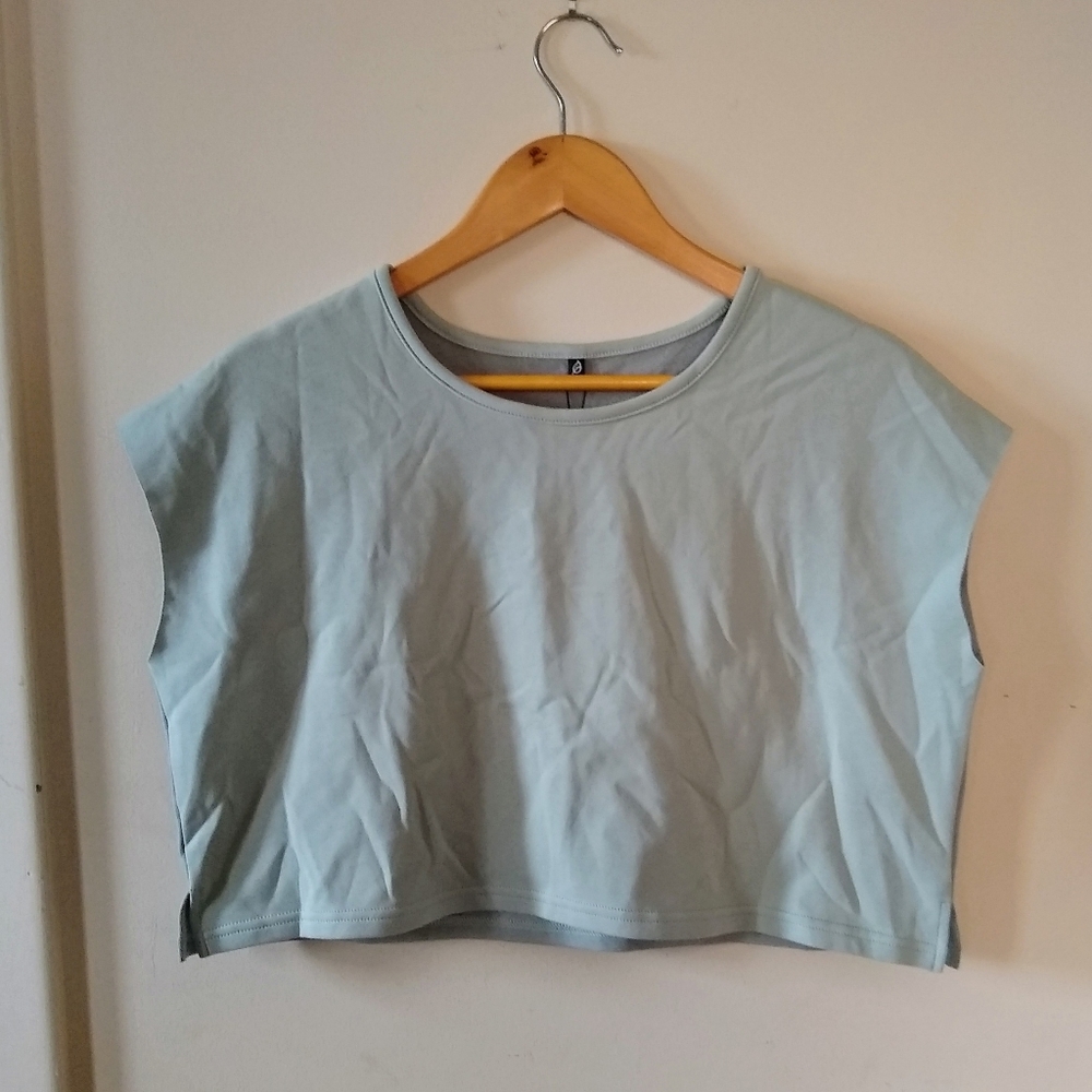 P'tula debbi simplified crop tee exercise green
